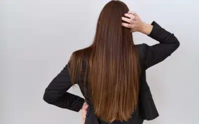 Caduta dei capelli e problemi ormonali: cosa dovresti sapere