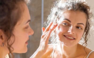 Cambi di stagione e pelle: come adattare la skincare ai ritmi climatici per mantenerla sana e luminosa
