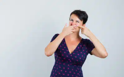 Comedoni chiusi: cause, differenze e come riconoscerli
