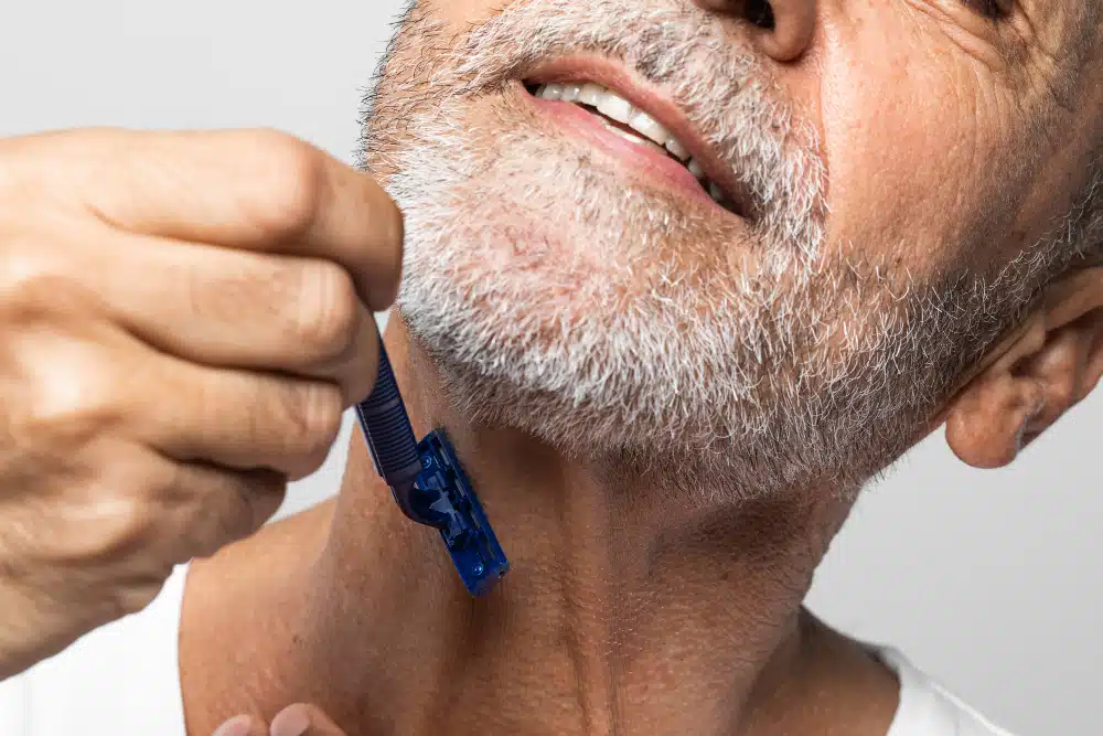 Peli incarniti nella barba