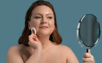 Skin flooding: cos’è e come funziona la stratificazione skincare per una pelle luminosa senza errori
